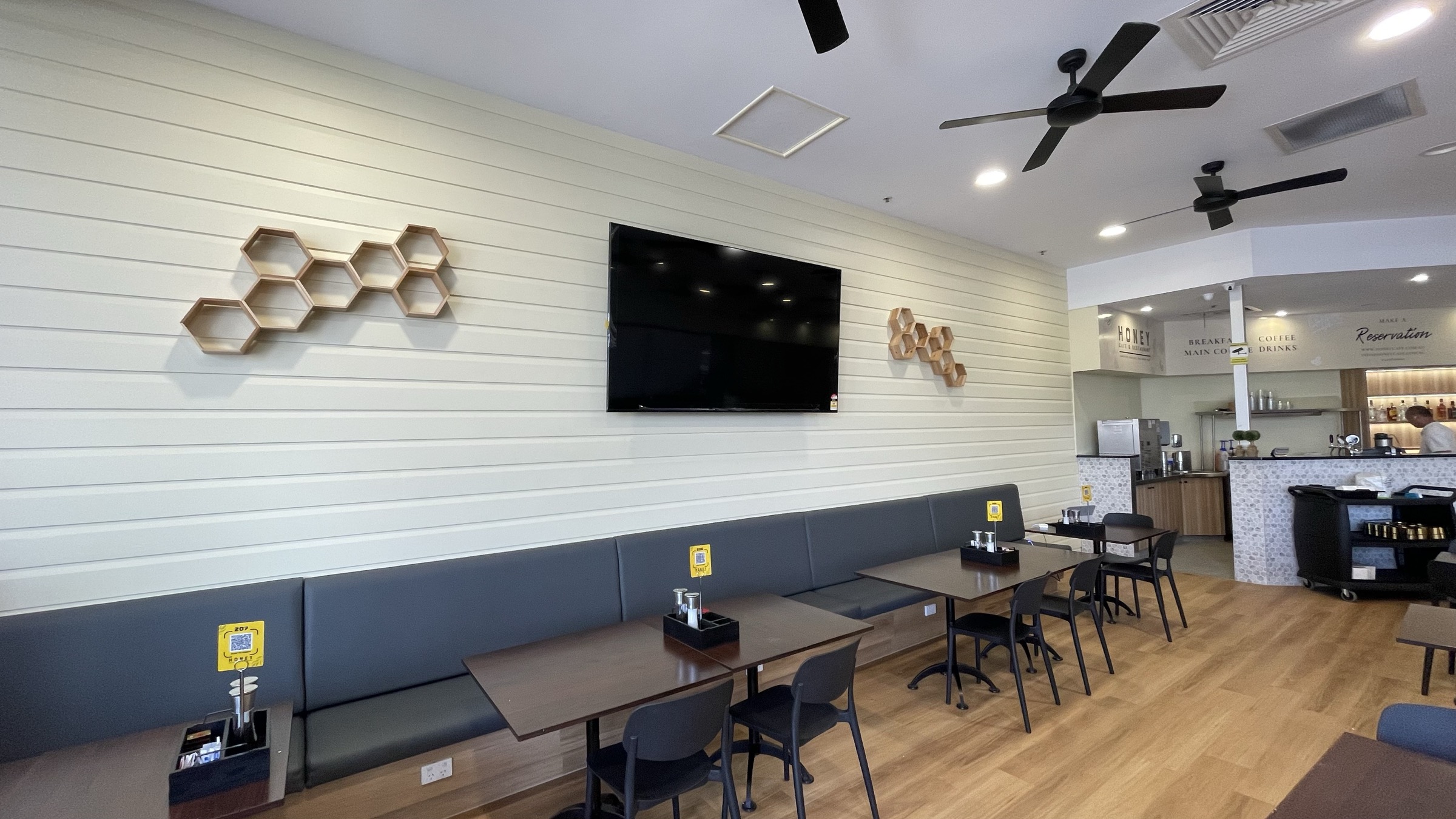 Honey Cafe & Restaurant — image 2